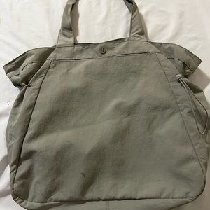 Lululemon tote bag